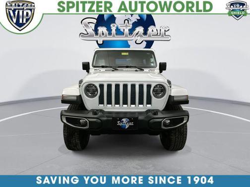 Bright White Clearcoat 2019 Jeep Wrangler Unlimited Sahara