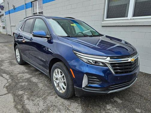 Blue Glow Metallic 2022 Chevrolet Equinox 1LT