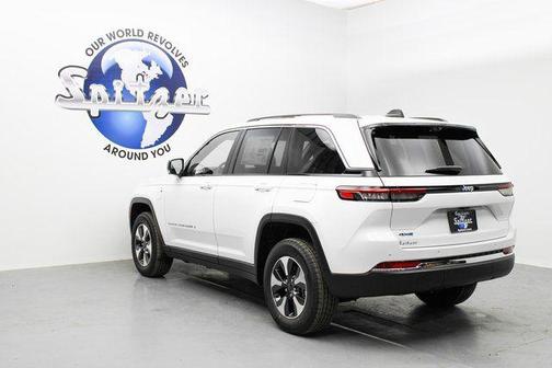 2022 Jeep Grand Cherokee 4xe Base