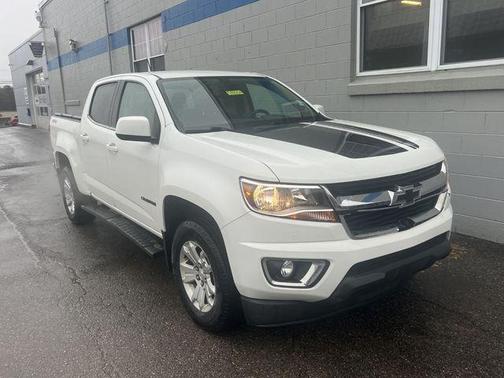 Summit White 2019 Chevrolet Colorado LT