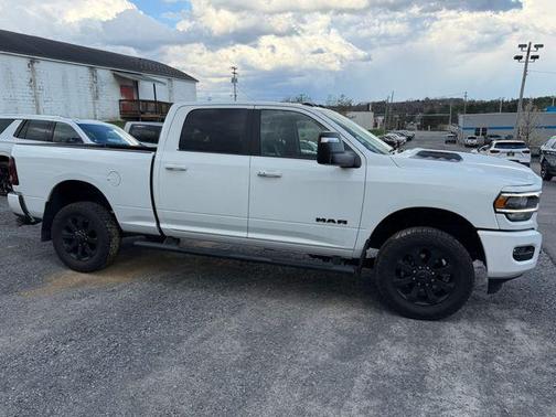 2024 RAM 2500 Laramie Crew Cab 4x4 6'4' Box