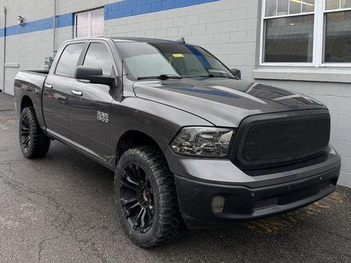 Granite Crystal Metallic Clearcoat 2018 RAM 1500 Big Horn
