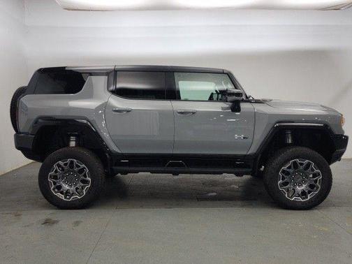 Meteorite Metallic (Grey) 2025 GMC HUMMER EV SUV 3X