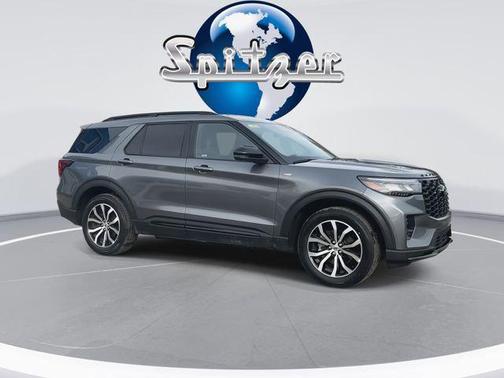 CARBONIZED GRAY METALLIC 2025 Ford Explorer ST-Line