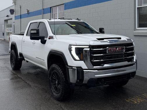 Summit White 2024 GMC Sierra 2500 SLE
