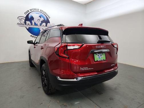 2024 GMC Terrain AWD AT4