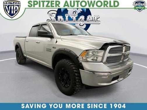 Bright Silver Metallic Clearcoat 2019 RAM 1500 SLT