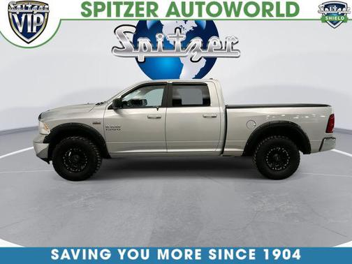Bright Silver Metallic Clearcoat 2019 RAM 1500 SLT