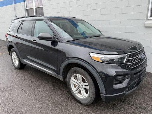 AGATE BLACK METALLIC 2022 Ford Explorer XLT