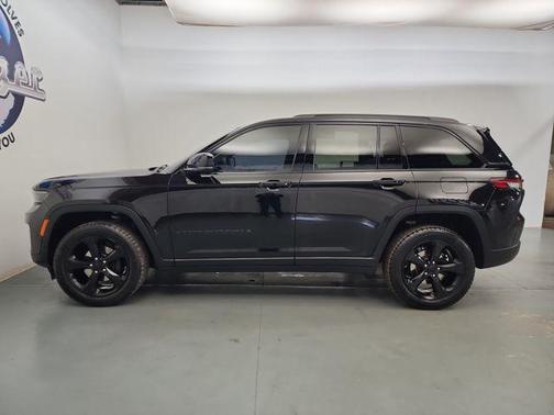 2022 Jeep Grand Cherokee Altitude