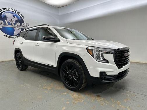 Summit White 2023 GMC Terrain SLE