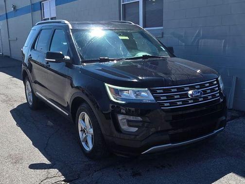 SHADOW BLACK 2017 Ford Explorer XLT