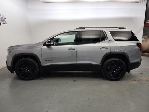 2023 GMC Acadia AWD SLT