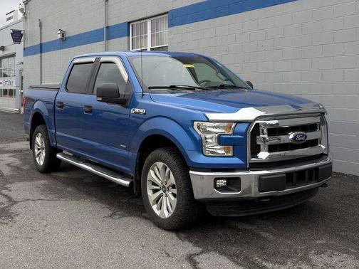 Blue 2015 Ford F-150 XLT