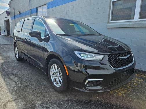 2025 Chrysler Pacifica L