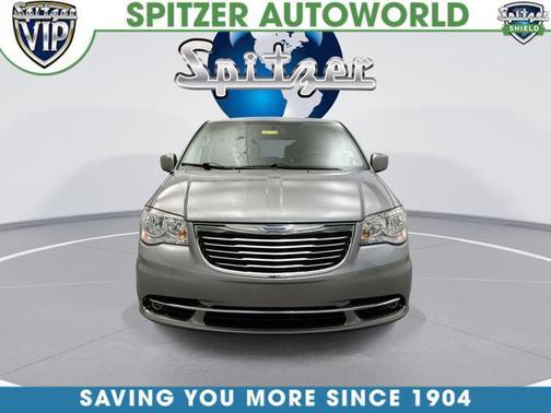 Billet Silver Metallic Clearcoat 2014 Chrysler Town & Country Touring