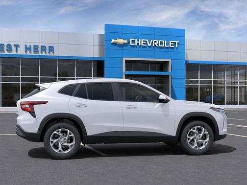 2025 Chevrolet Trax LS