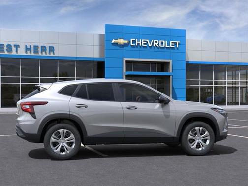 2025 Chevrolet Trax LS