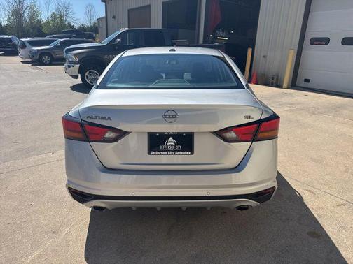 Brilliant Silver Metallic 2023 Nissan Altima 2.5 SL