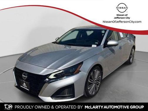 Brilliant Silver Metallic 2023 Nissan Altima 2.5 SL