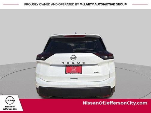 Everest White Pearl Tricoat 2027 Nissan Rogue Dark Armor