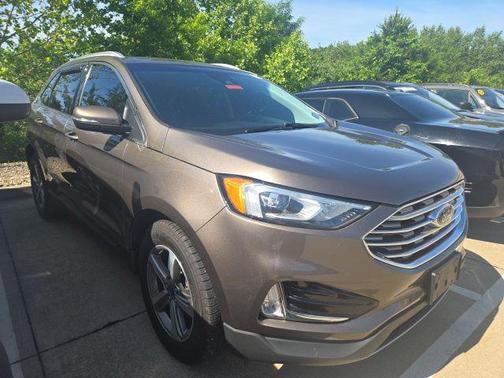 Stone Gray Metallic 2019 Ford Edge SEL