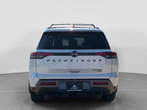 Everest White Pearl Tricoat 2026 Nissan Pathfinder Platinum