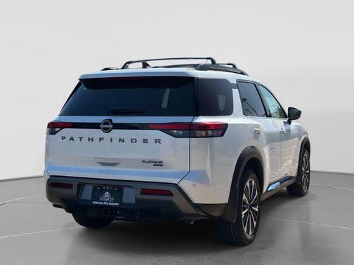 Everest White Pearl Tricoat 2026 Nissan Pathfinder Platinum