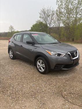 Gun Metallic 2020 Nissan Kicks S