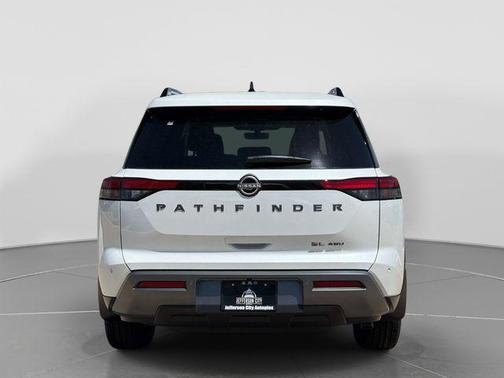 Everest White Pearl Tricoat 2026 Nissan Pathfinder SL