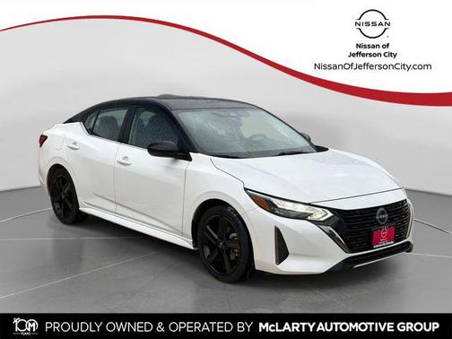 Aspen White Tricoat/Super Black 2024 Nissan Sentra SR