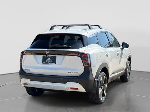 Aspen White Tricoat 2026 Nissan Kicks SR