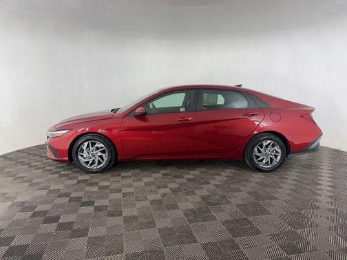 Ultimate Red 2024 Hyundai ELANTRA SEL