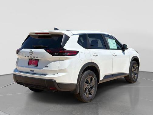 Everest White Pearl Tricoat 2026 Nissan Rogue SV