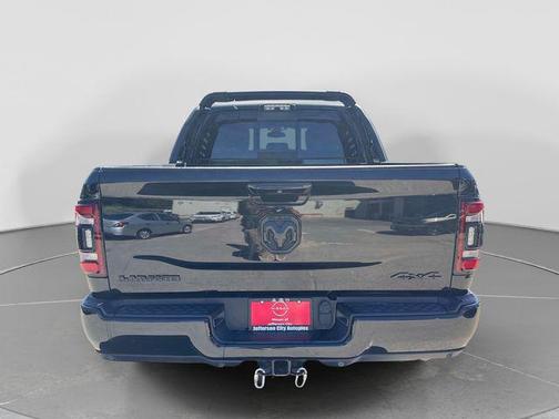 Diamond Black Crystal Pearlcoat 2019 RAM 2500 Laramie Crew Cab 4x4 6'4' Box