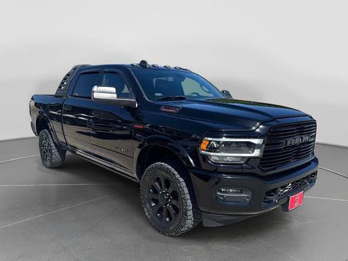 Diamond Black Crystal Pearlcoat 2019 RAM 2500 Laramie Crew Cab 4x4 6'4' Box