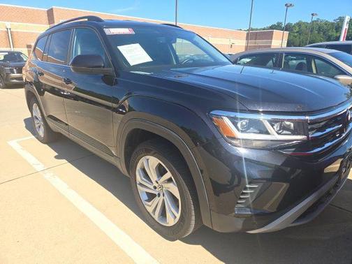 Deep Black 2023 Volkswagen Atlas 3.6L SE w/Technology