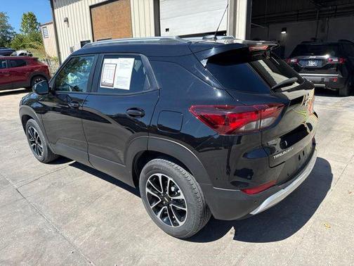 Mosaic Black Metallic 2024 Chevrolet Trailblazer LT