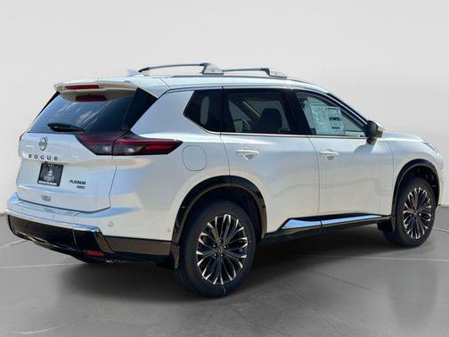 Everest White Pearl Tricoat 2026 Nissan Rogue Platinum