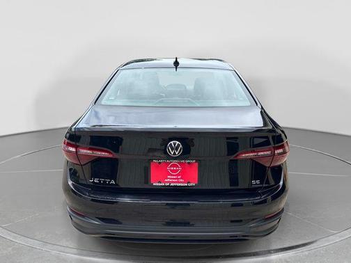 Deep Black 2022 Volkswagen Jetta 1.5T SE