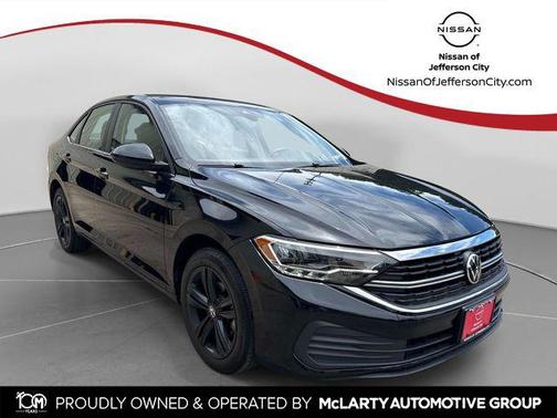 Deep Black 2022 Volkswagen Jetta 1.5T SE