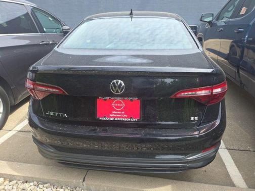 Deep Black 2022 Volkswagen Jetta 1.5T SE