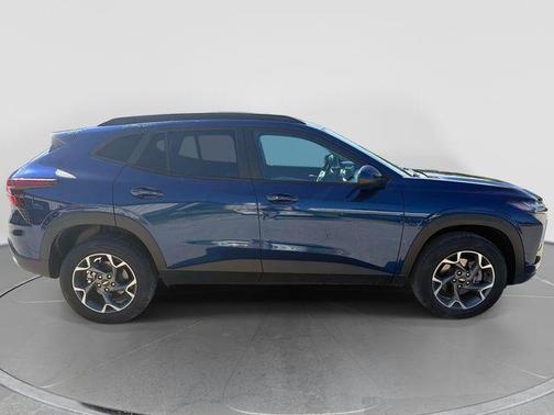 Blue Glow Metallic 2024 Chevrolet Trax LT