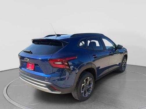 Blue Glow Metallic 2024 Chevrolet Trax LT