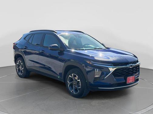 Blue Glow Metallic 2024 Chevrolet Trax LT