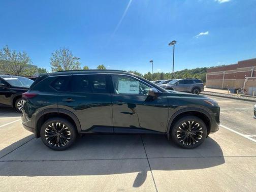 Obsidian Green 2026 Nissan Rogue Dark Armor