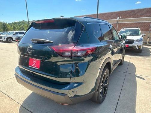 Obsidian Green 2026 Nissan Rogue Dark Armor