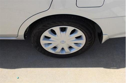 Brilliant Silver Metallic 2018 Nissan Versa 1.6 S