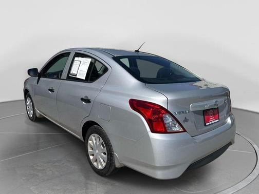 Brilliant Silver Metallic 2018 Nissan Versa 1.6 S