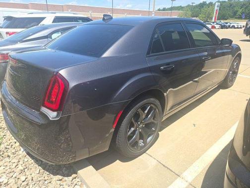 Granite Crystal Metallic Clearcoat 2023 Chrysler 300 Touring